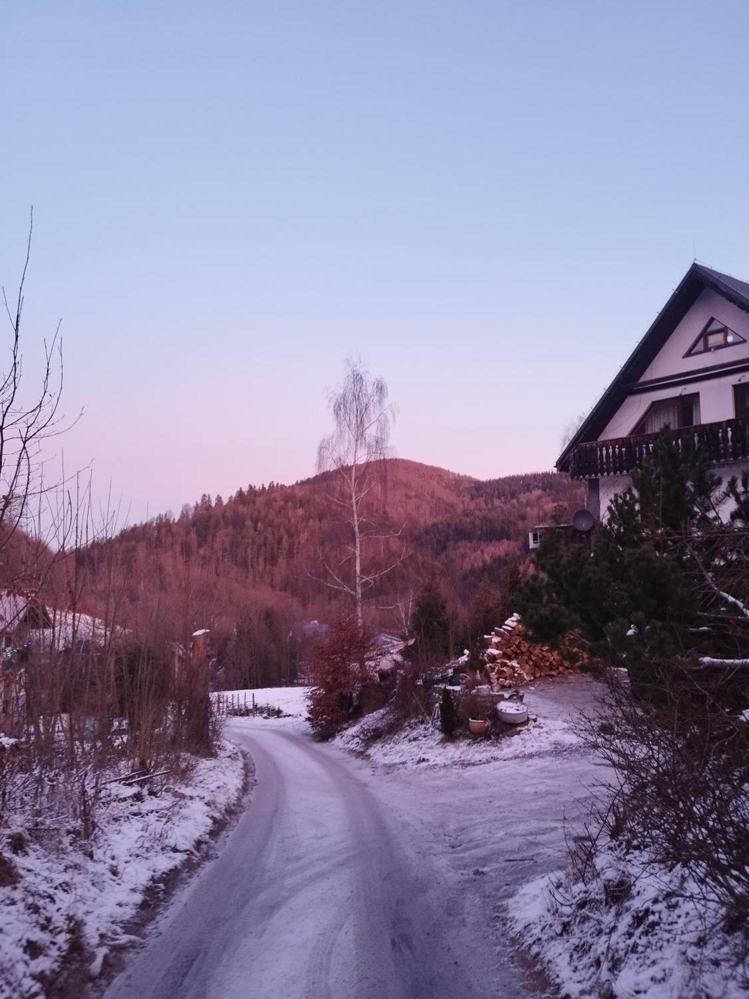 Willa Pod Dobrym Humorem Miedzygorze Luaran gambar